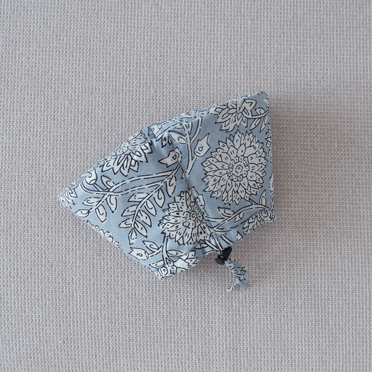 고양이의 부드러운 엘리자베스 컬러【그레이쉬 블루 플라워】