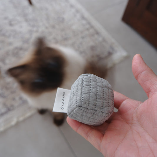 はぎれ布の四角Toy【Nubi/Gray】