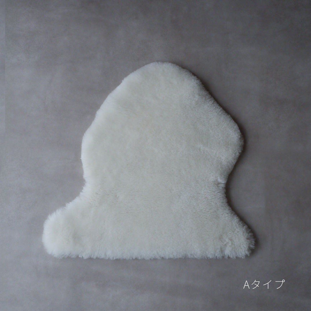 【予約販売】猫のためのスプリングラムスキンラグ【オフホワイト】