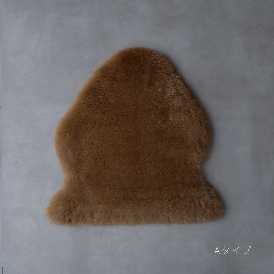 【予約販売】猫のためのスプリングラムスキンラグ【ブラウン】