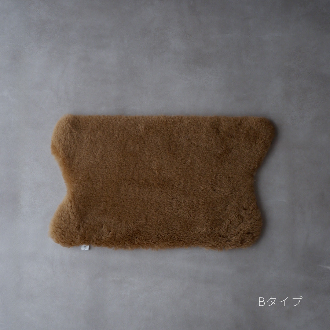 【予約販売】猫のためのスプリングラムスキンラグ【ブラウン】