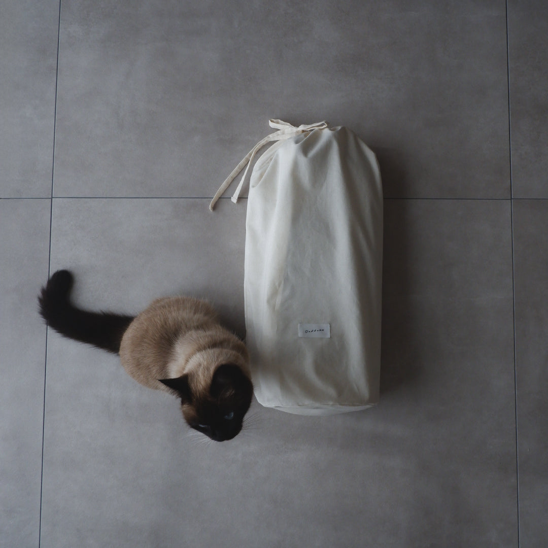 <予約>猫のためのスプリングラムスキンラグ【ブラウン】