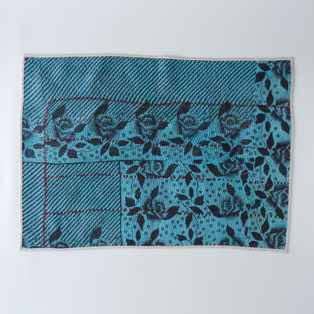 〈Vintage kantha quilt〉マルチマット【Blue Flower-K】