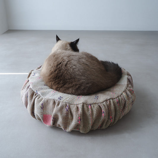 〈Vintage kantha kilt〉Pouf Cat Bed【ベージュB】
