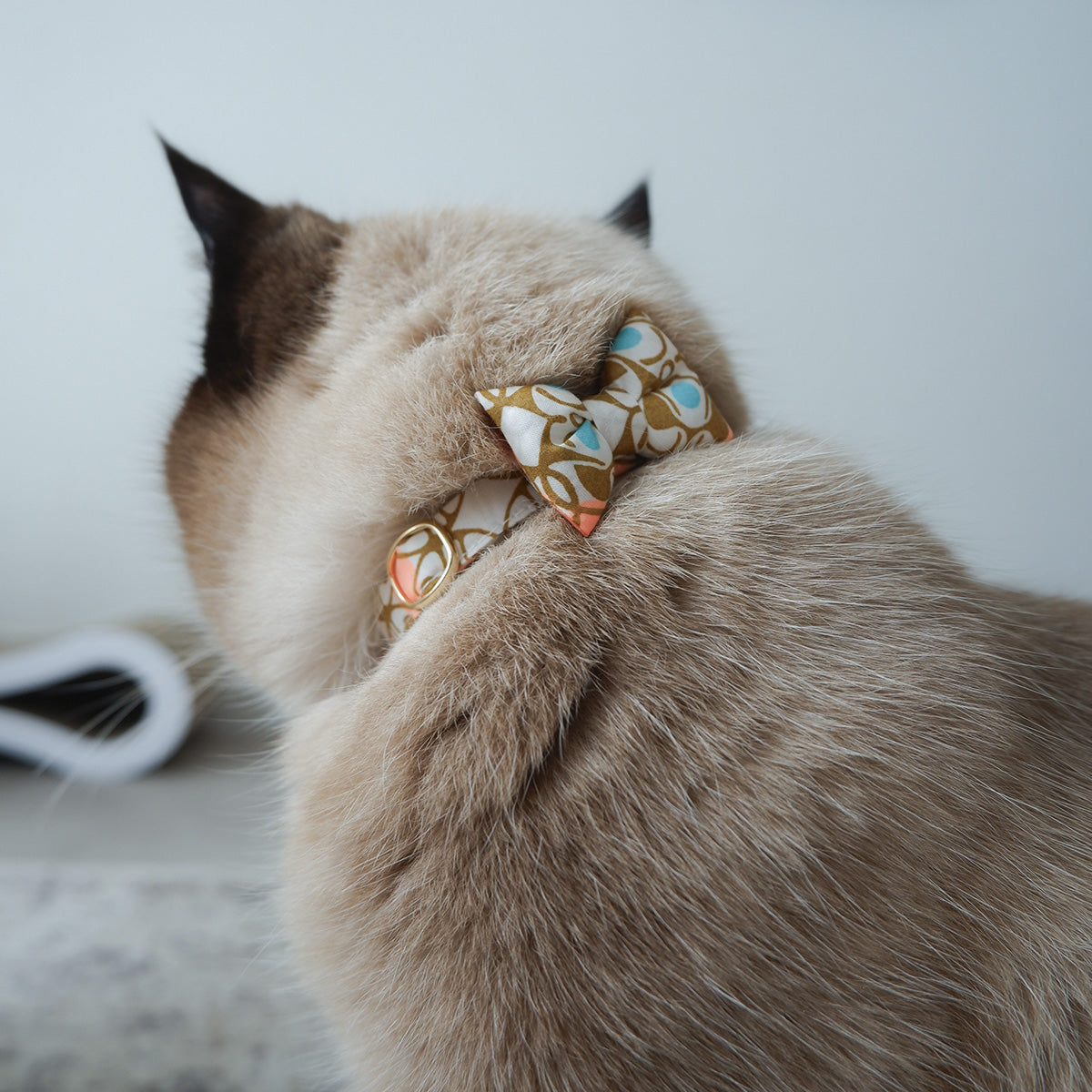 猫にやさしいコットン首輪/リボン【Liberty/Nouveau Brooch BU】｜猫の