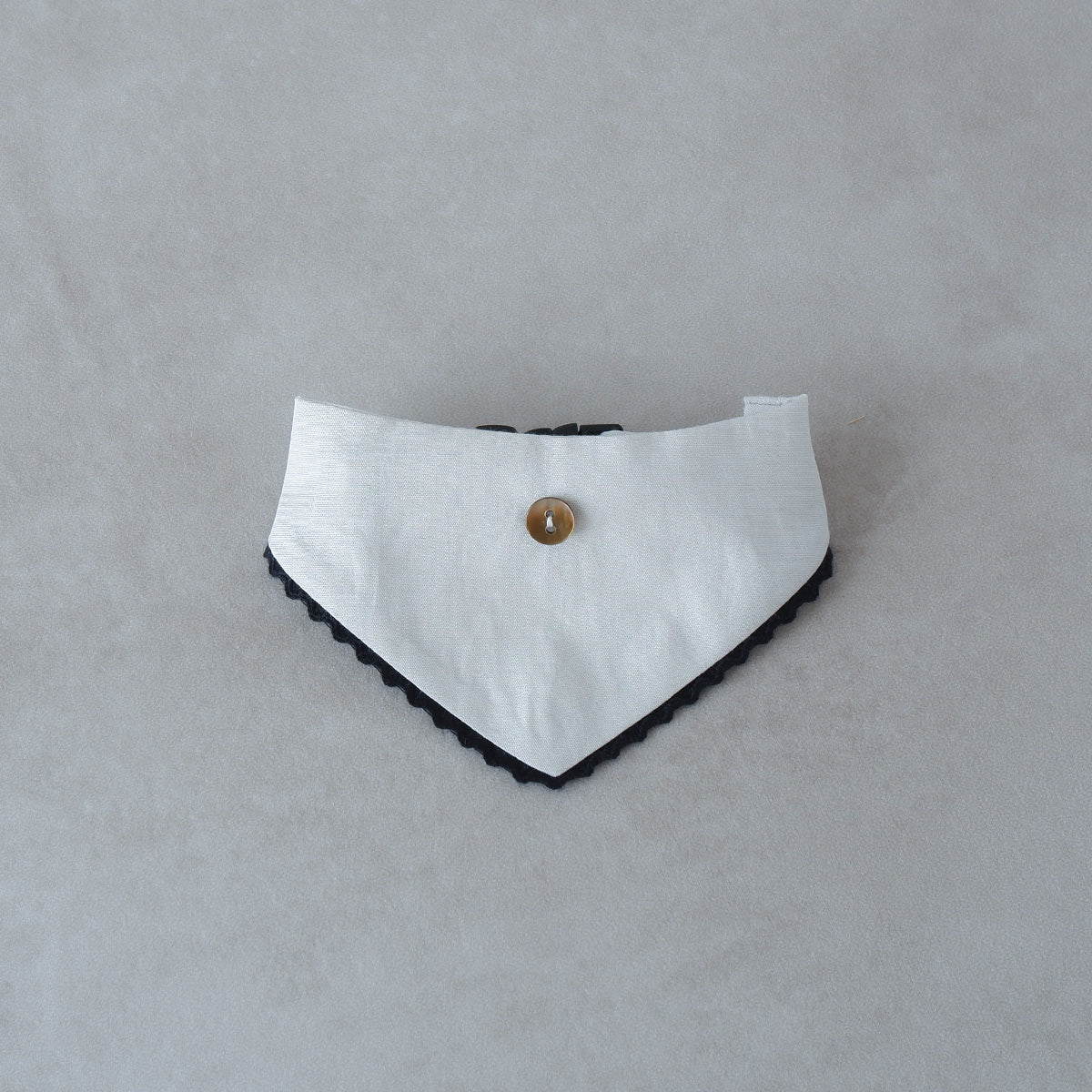 猫にやさしいスタイカラー【Trim Lace/マッシュルーム】