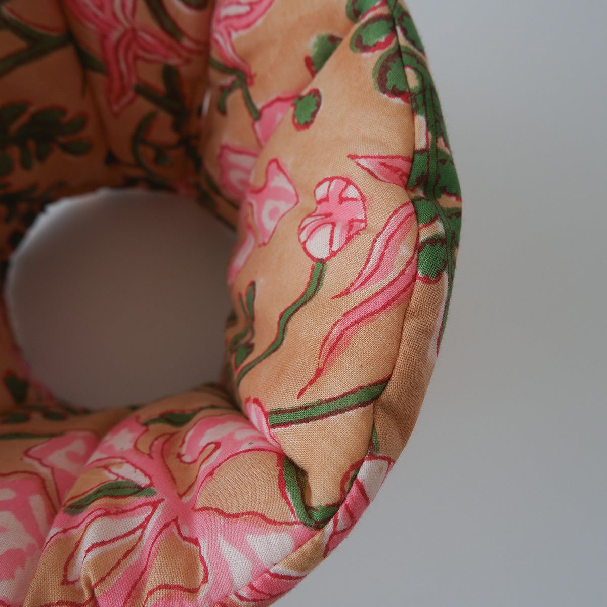 猫のやわらかエリザベスカラー【ハンドブロックプリント/Beige×Pink】