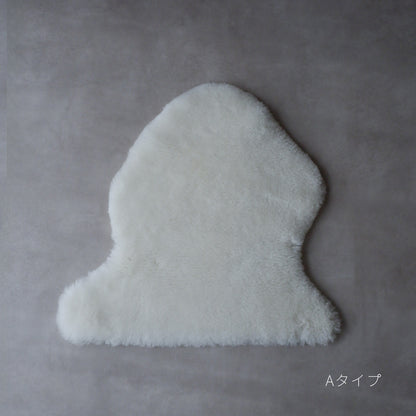 【予約販売】猫のためのスプリングラムスキンラグ【オフホワイト】
