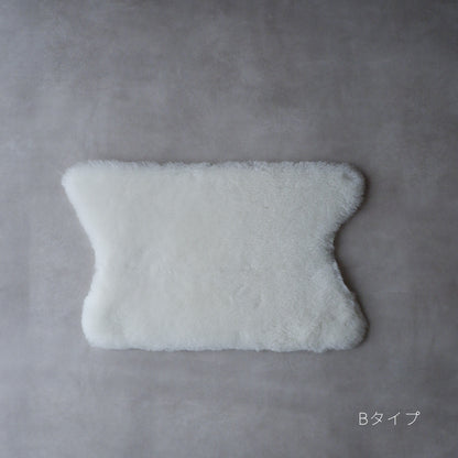 【予約販売】猫のためのスプリングラムスキンラグ【オフホワイト】