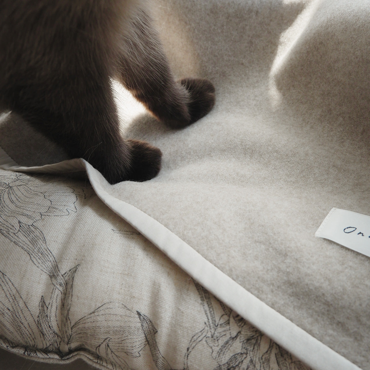 Wool Cat Blanket (ウールキャットブランケット)【Melange Greige】