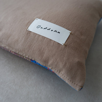 Vintage kantha quilt 猫にフィットするクッション【Beige×Blue-B】