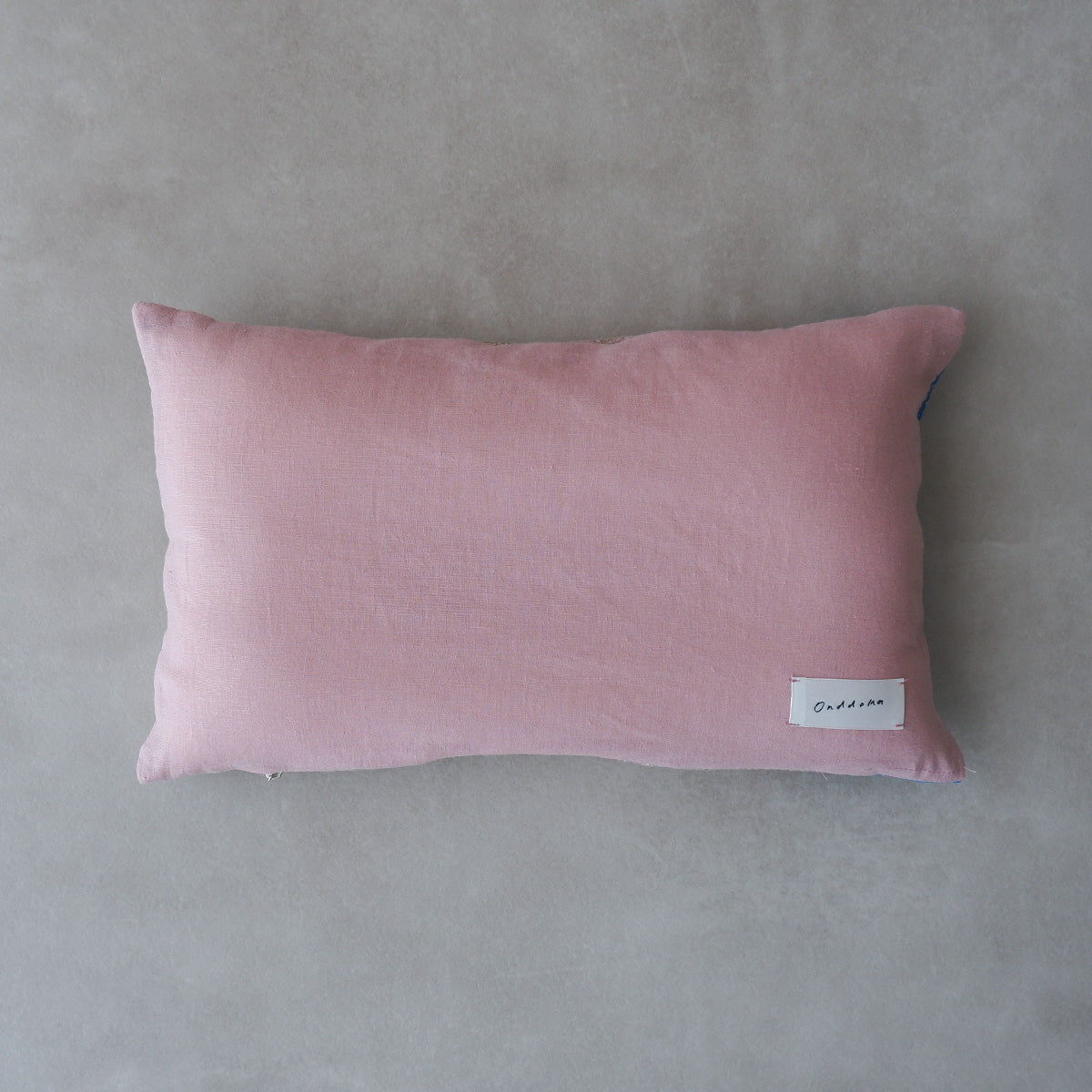 Vintage kantha quilt 猫にフィットするクッション【Beige×Blue-C】