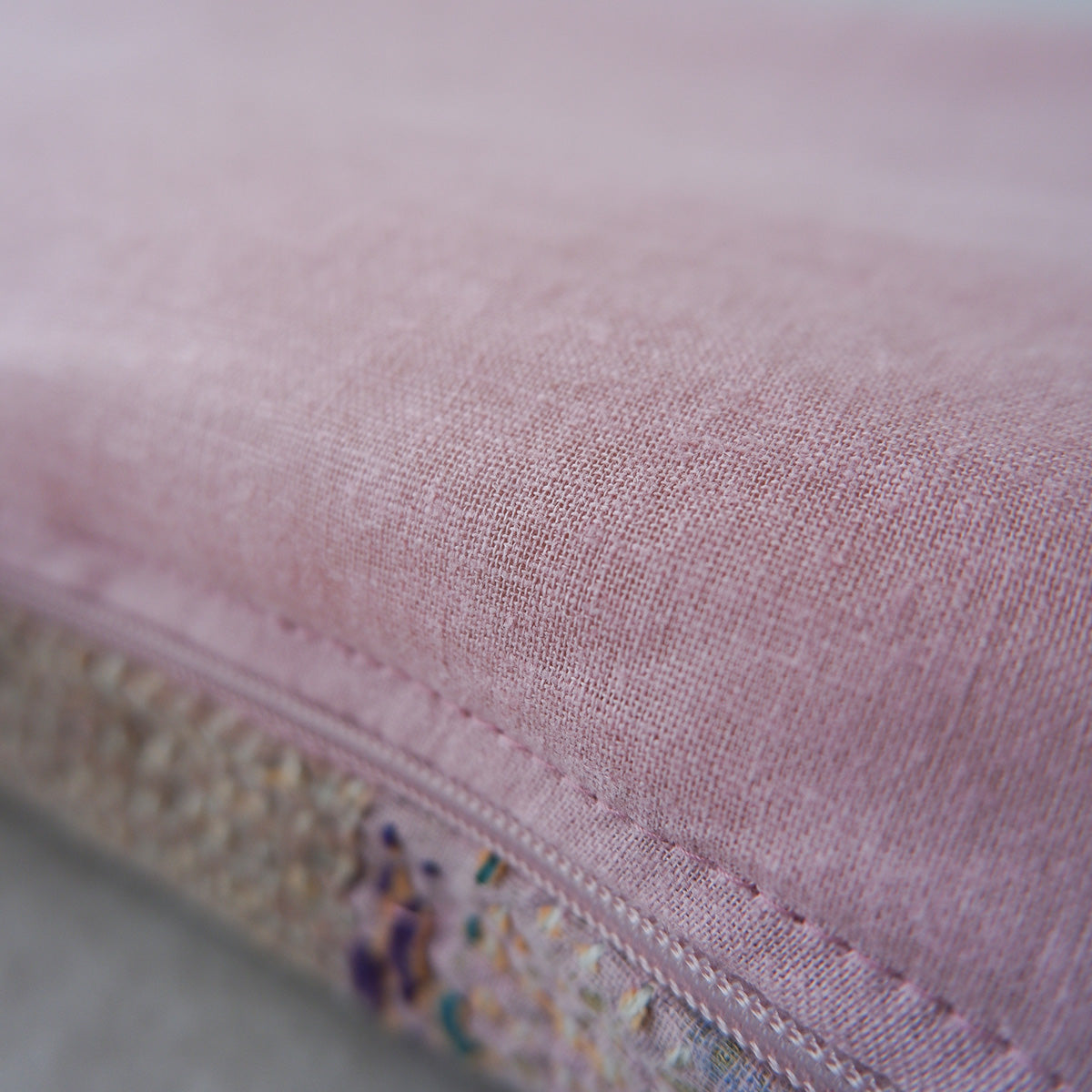 Vintage kantha quilt 猫にフィットするクッション【Beige×Blue-C】