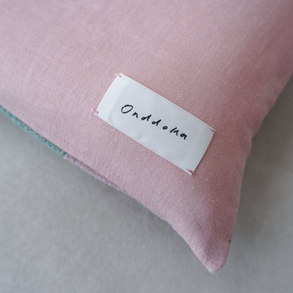 Vintage kantha quilt 猫にフィットするクッション【Green×Pink-A】