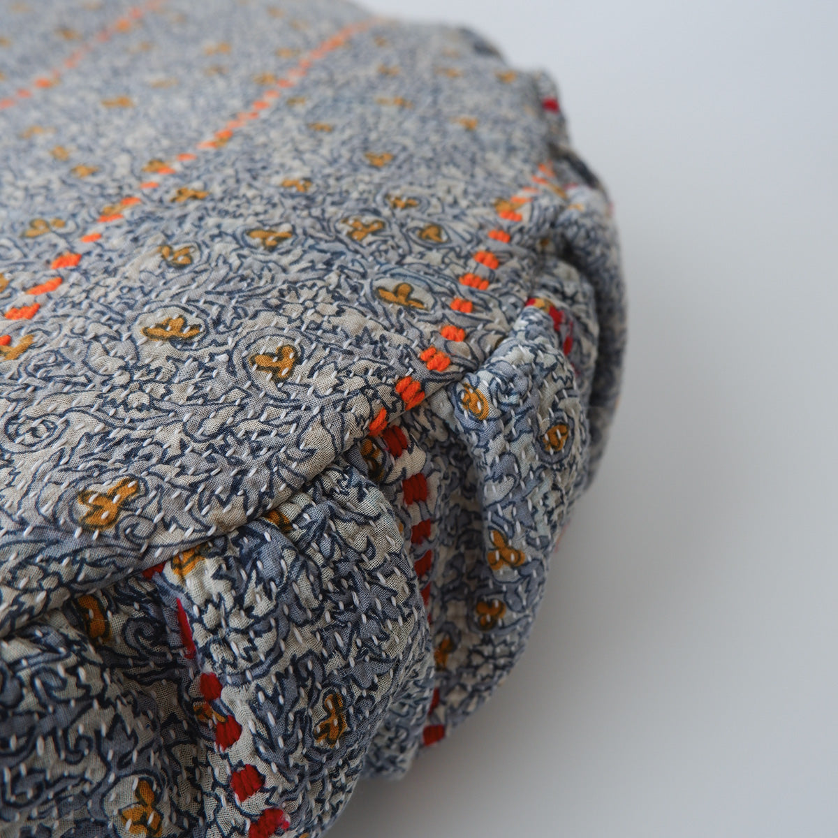〈Vintage kantha quilt〉Pouf Cat Bed【Blue Flower-A】