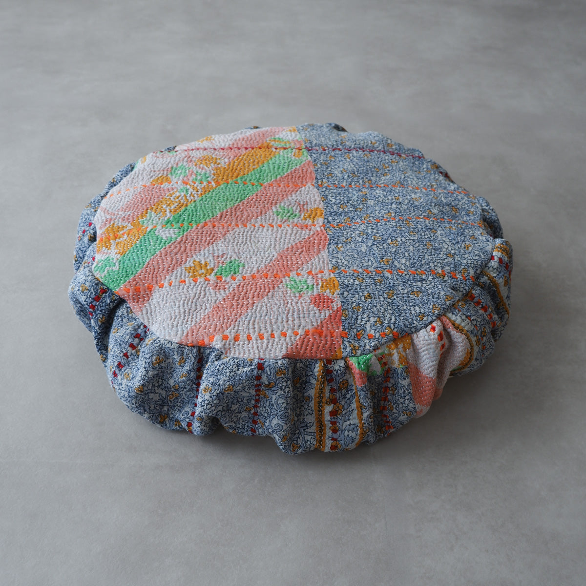 〈Vintage kantha quilt〉Pouf Cat Bed【Blue Flower-B】