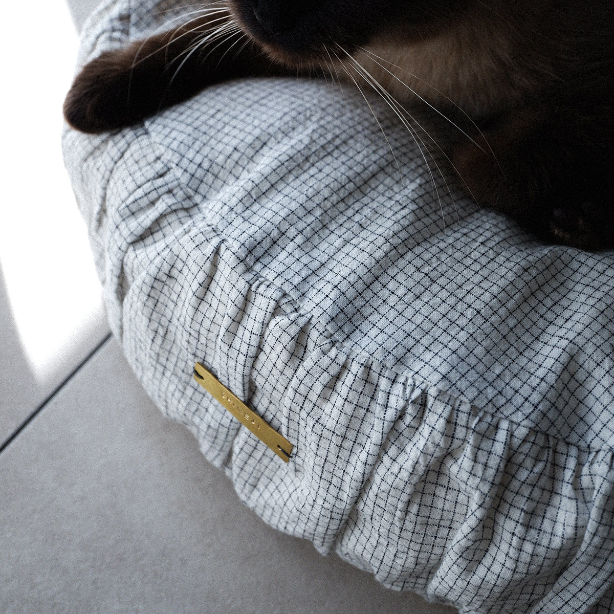 Pouf Cat Bed〈Order Name Plate付き〉