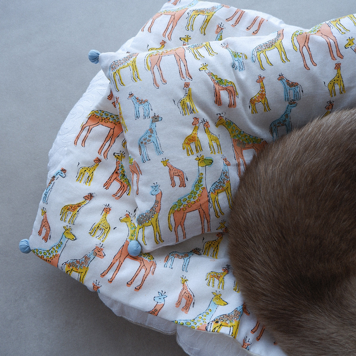 7/31発売〉猫にフィットするクッションカバー【ハンドブロックプリント