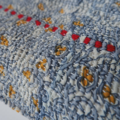 〈Vintage kantha quilt〉猫にフィットするクッション【Blue Flower-D】