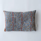 〈Vintage kantha quilt〉猫にフィットするクッション【Blue Flower-E】