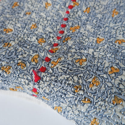 〈Vintage kantha quilt〉猫にフィットするクッション【Blue Flower-E】