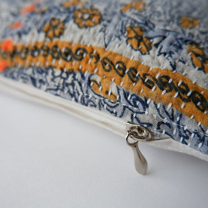 〈Vintage kantha quilt〉猫にフィットするクッション【Blue Flower-F】