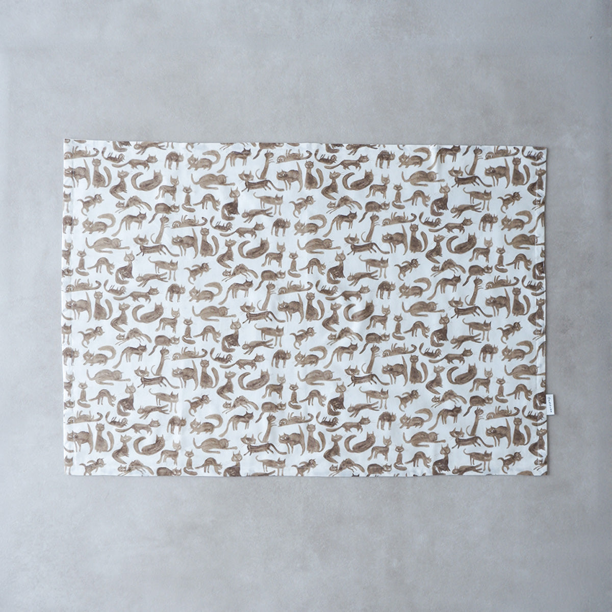 〈7/31発売〉Fabric Blanket（ファブリックブランケット）【Cheeky Cat/Beige】