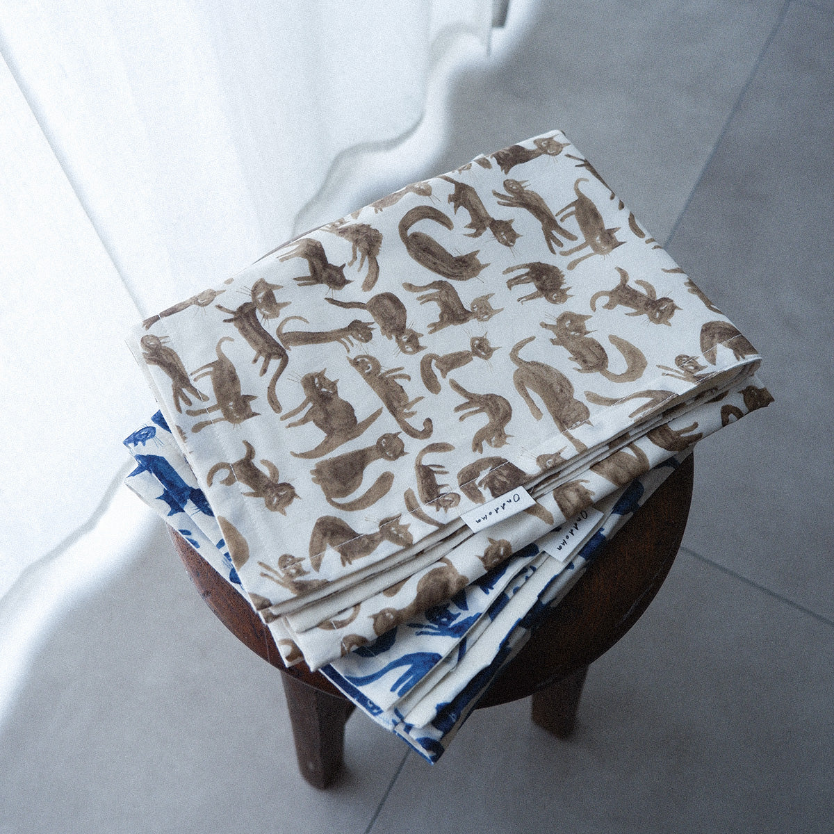 〈7/31発売〉Fabric Blanket（ファブリックブランケット）【Cheeky Cat/Beige】