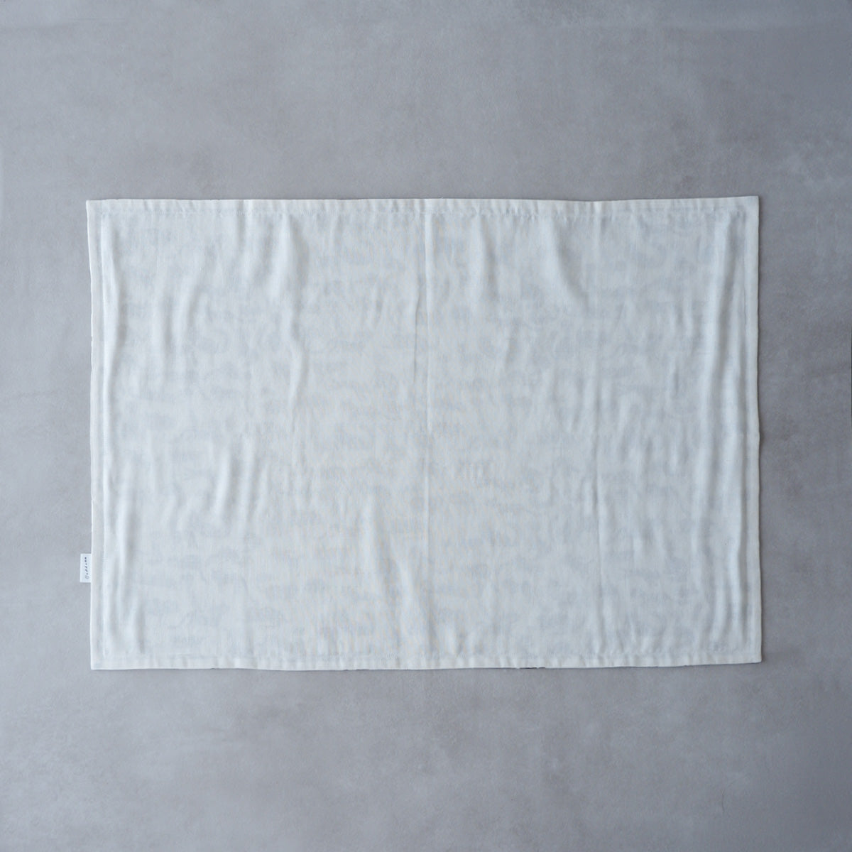 〈7/31発売〉Fabric Blanket（ファブリックブランケット）【Cheeky Cat/Beige】