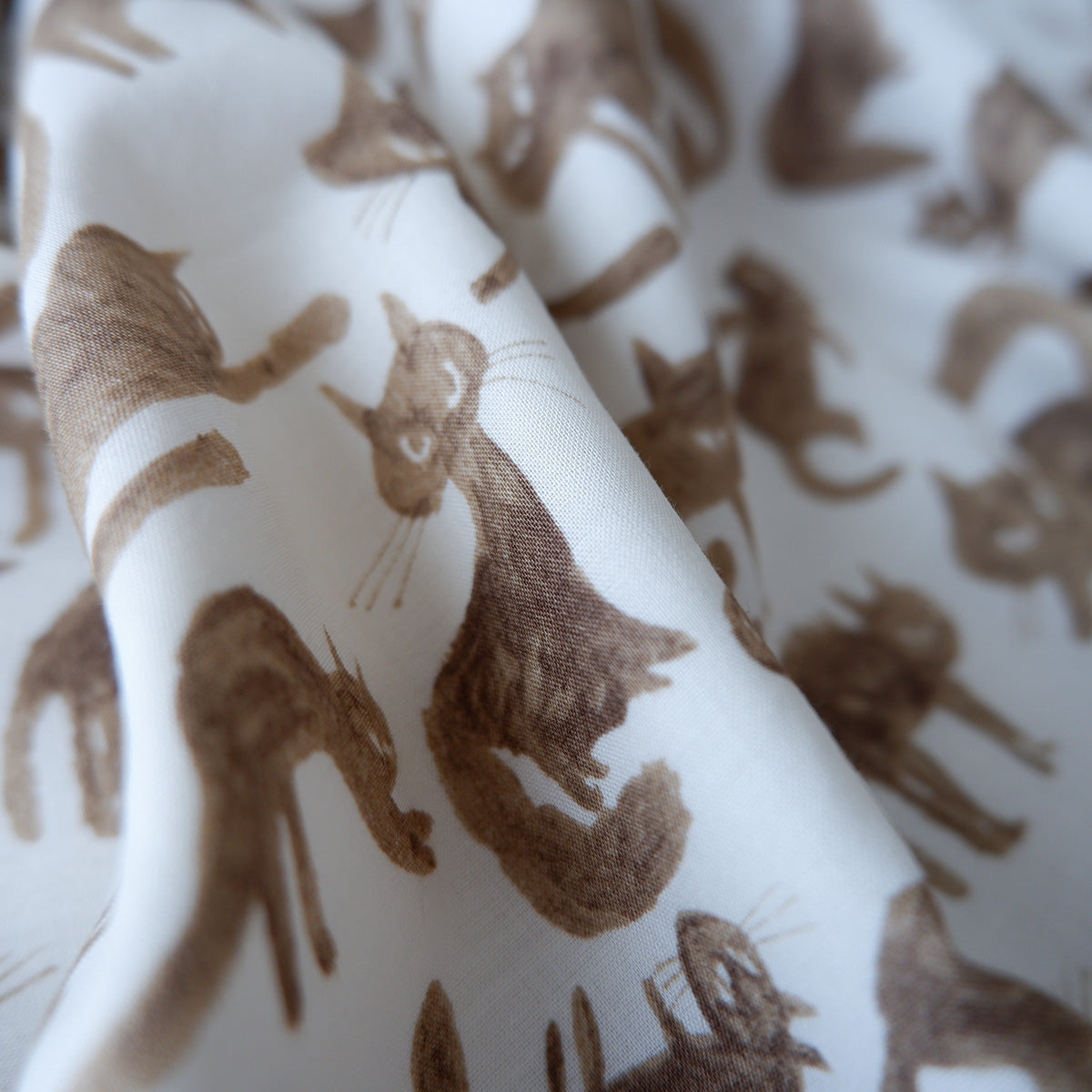 〈7/31発売〉Fabric Blanket（ファブリックブランケット）【Cheeky Cat/Beige】