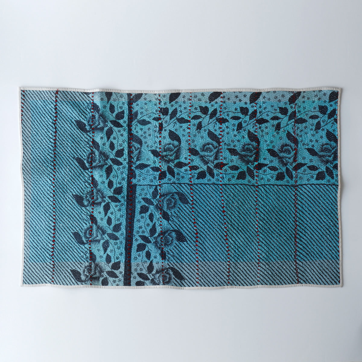 〈Vintage kantha quilt〉マルチマット【Blue Flower-J】