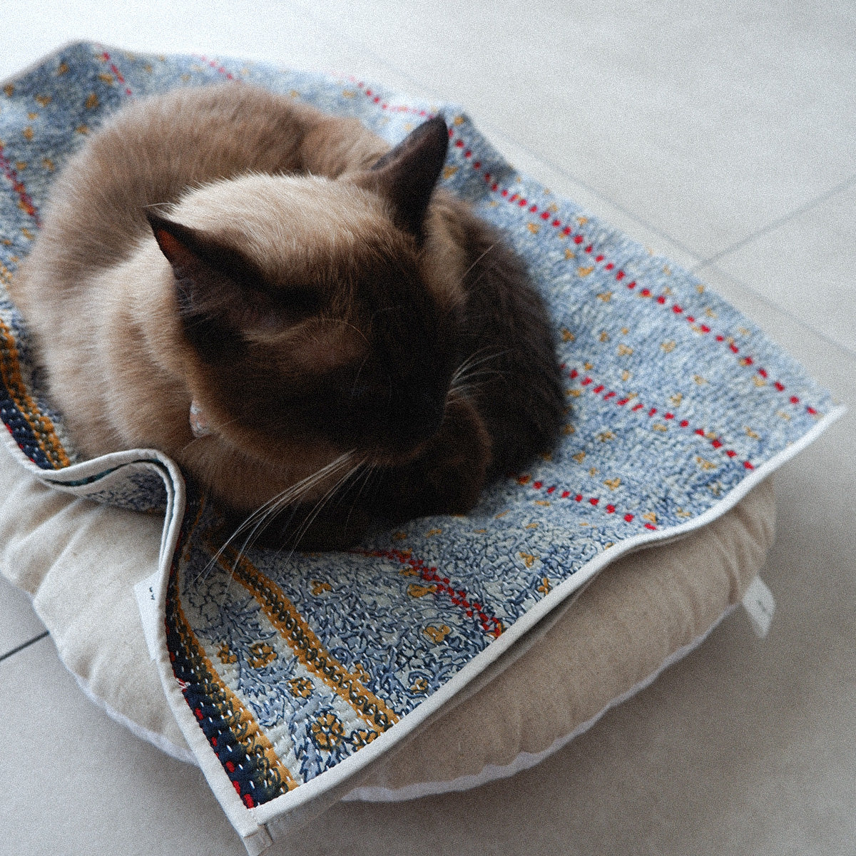 〈Vintage kantha quilt〉マルチマット【Blue Flower-J】