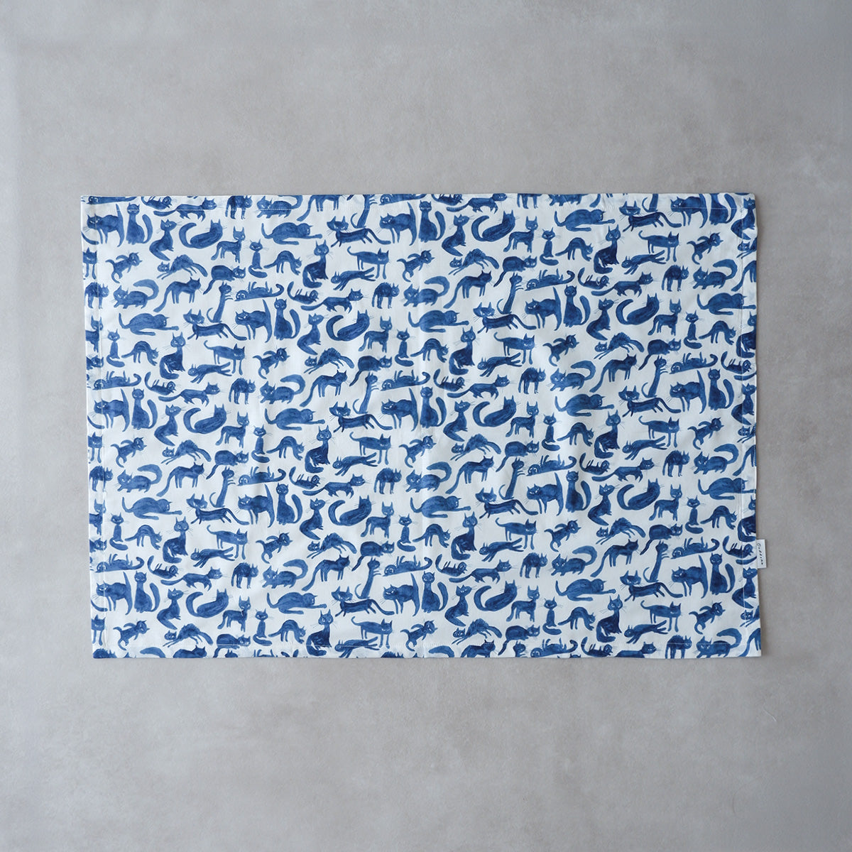 〈7/31発売〉Fabric Blanket（ファブリックブランケット）【Cheeky Cat/Blue】