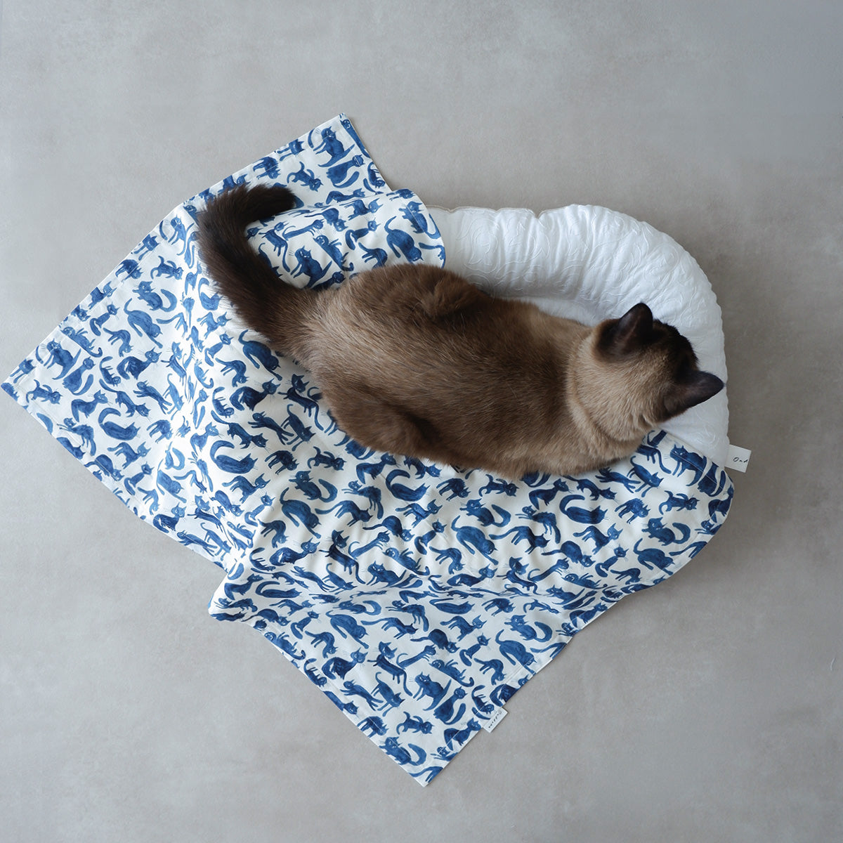 7/31発売〉Fabric Blanket（ファブリックブランケット）【Cheeky Cat