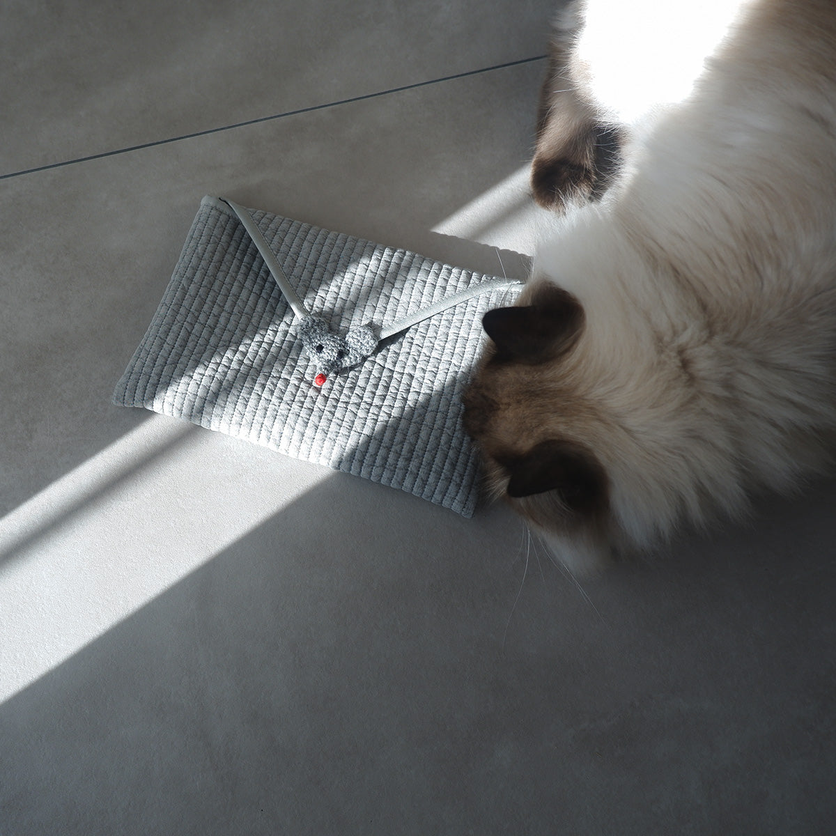 aaco×Onddoka 猫の首輪ポーチ【ねずみグレー】