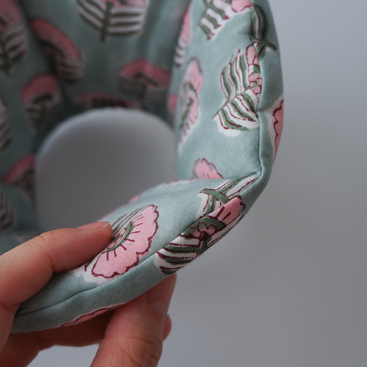 고양이의 부드러운 엘리자베스 컬러 [키나리 플라워]