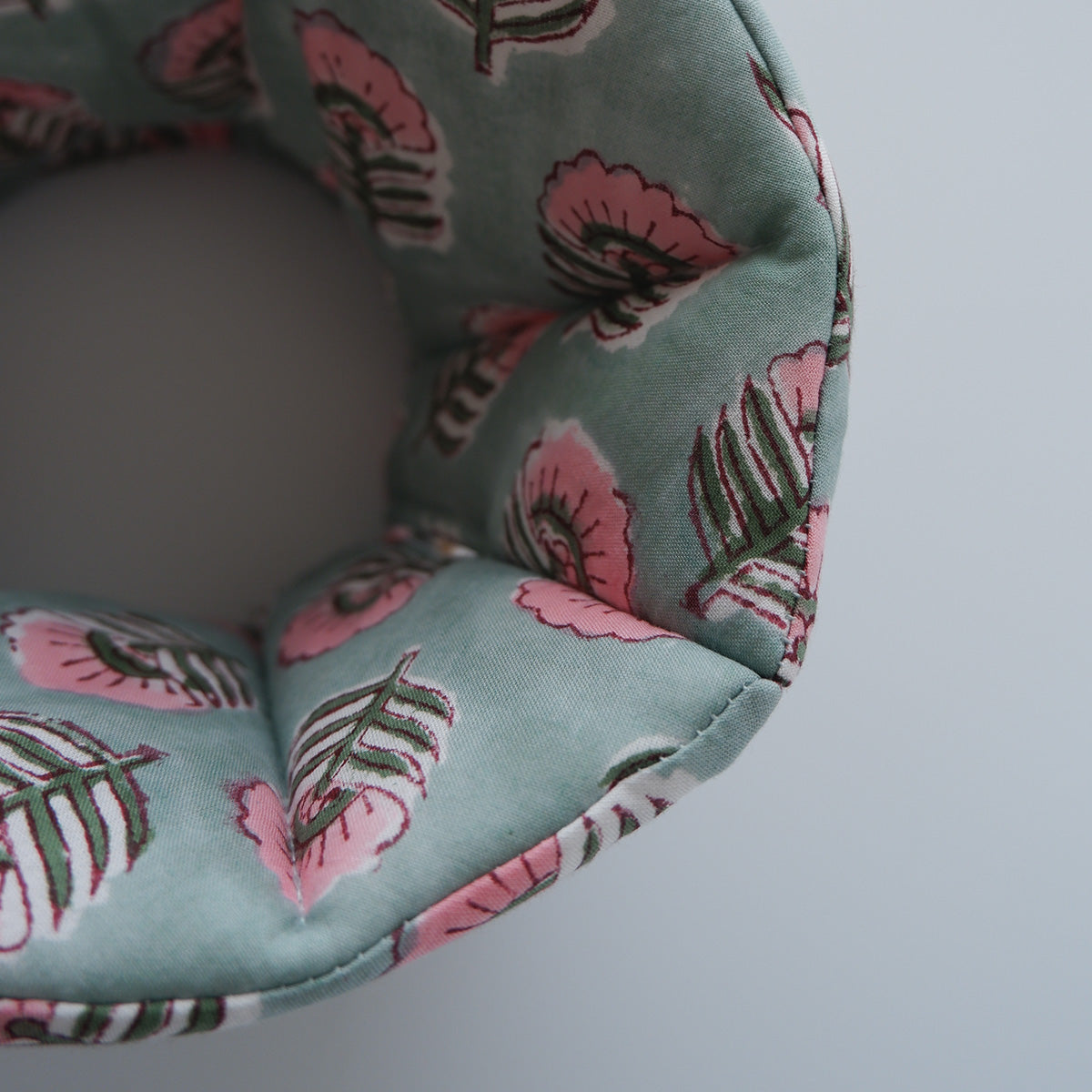 고양이의 부드러운 엘리자베스 컬러 [키나리 플라워]