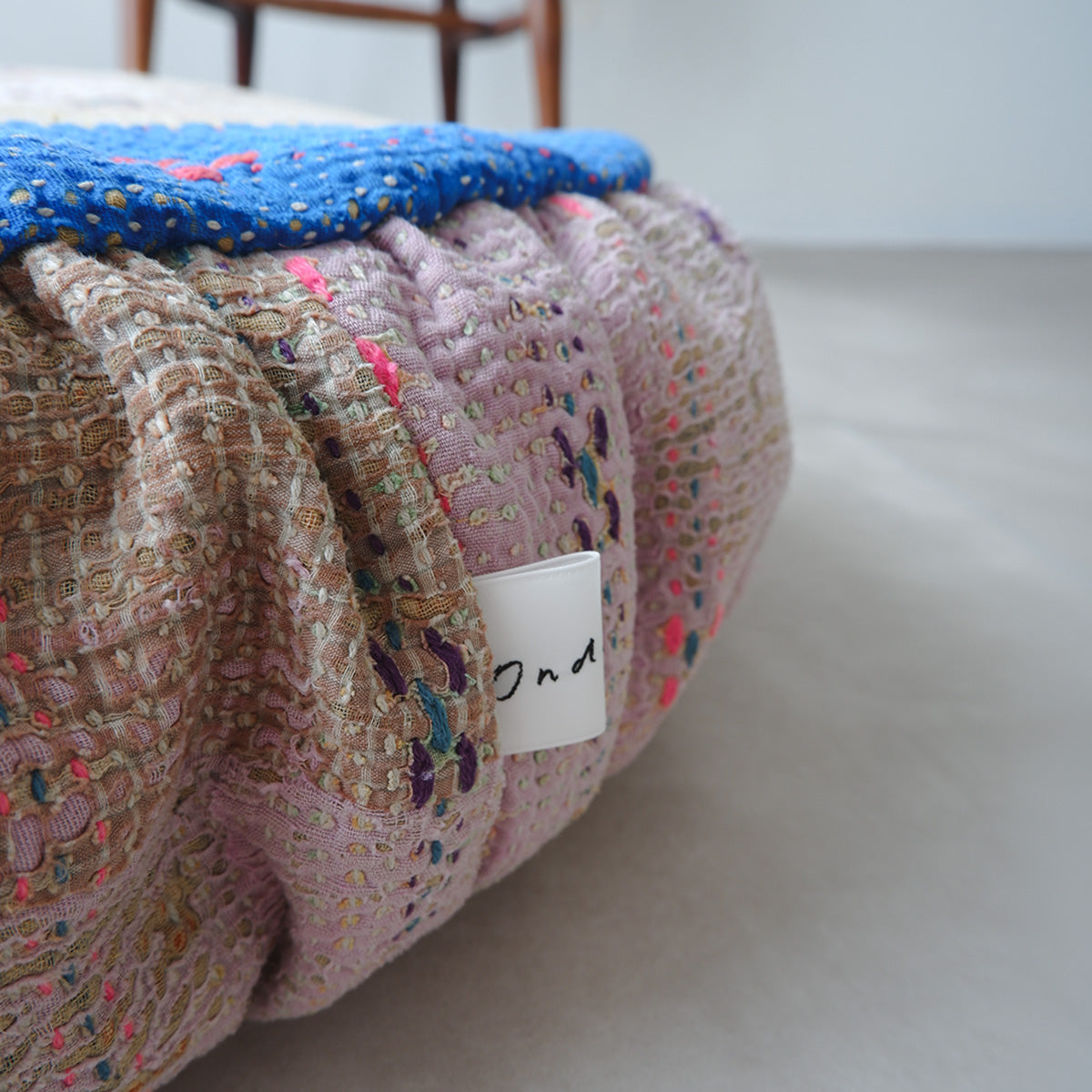 〈Vintage kantha kilt〉Pouf Cat Bed【ベージュA】