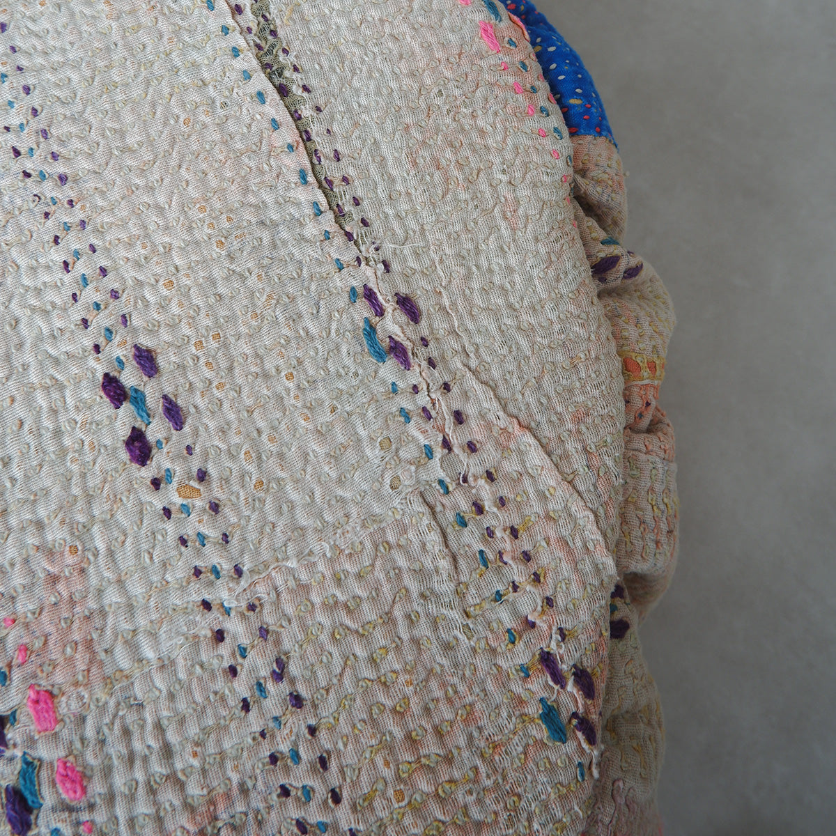 〈Vintage kantha kilt〉Pouf Cat Bed【ベージュA】