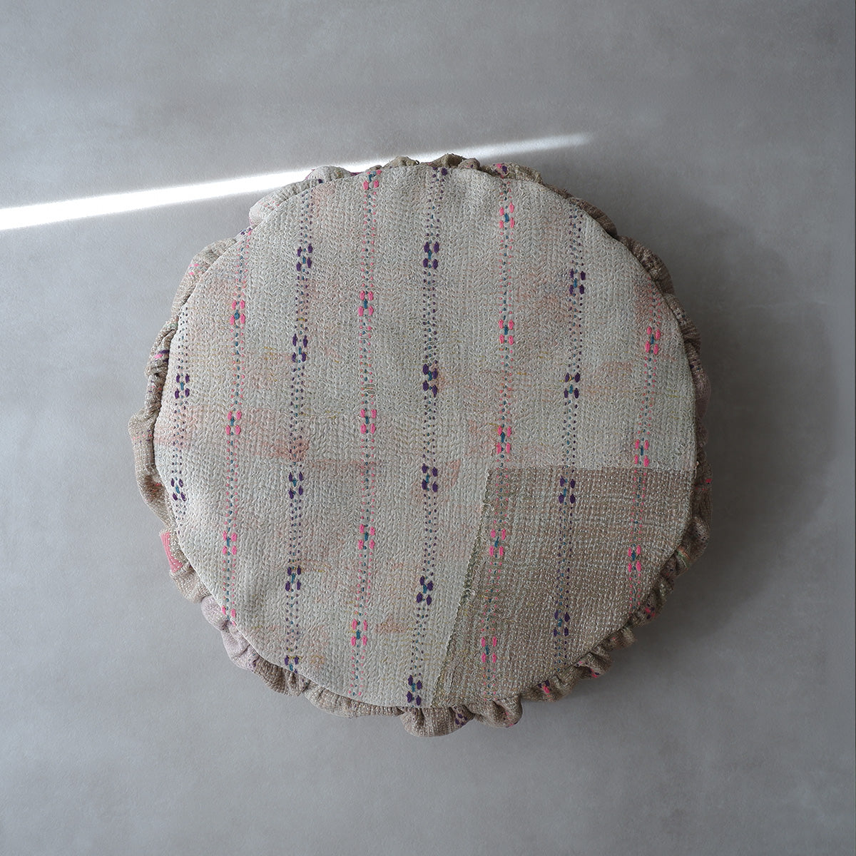 〈Vintage kantha kilt〉Pouf Cat Bed【ベージュB】