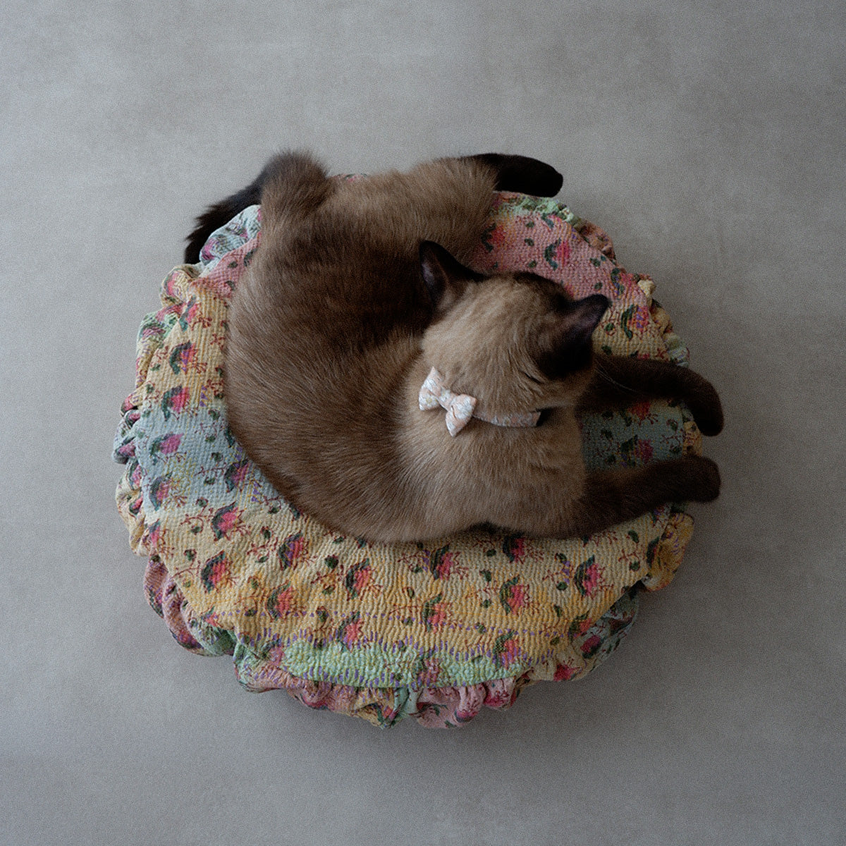 〈Vintage kantha quilt〉Pouf Cat Bed【Blue Flower-C】