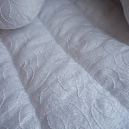 猫のための除湿マット【Embroidery white】
