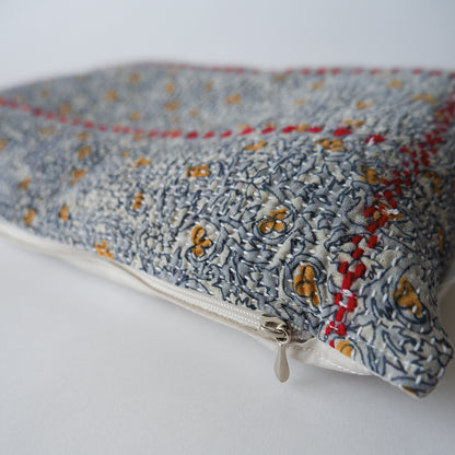 〈Vintage kantha quilt〉猫にフィットするクッション【Blue Flower-H】